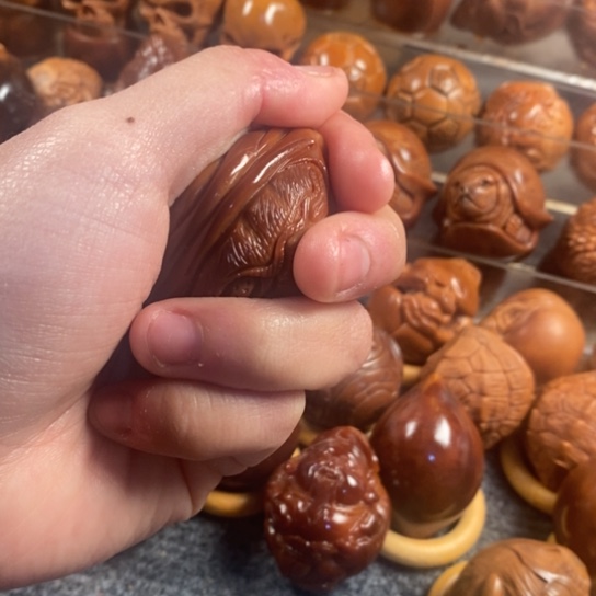 橄榄核吊坠玉华四面