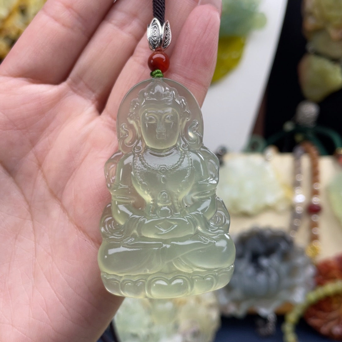 蛇纹石玉未镶嵌颈饰