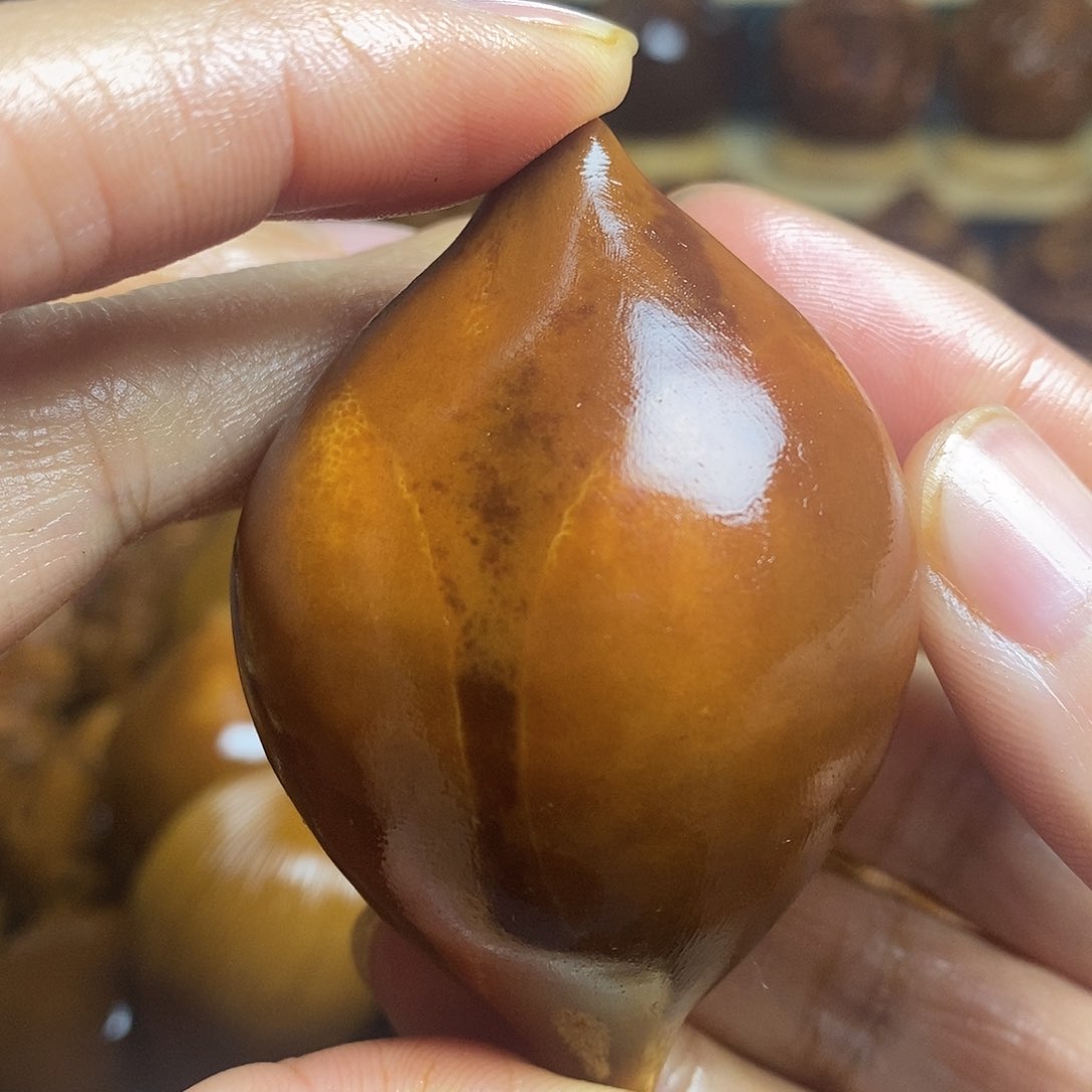 【闪购商品】核桃木/黑胡桃（胡桃木）橄榄核雕4.0单面手工