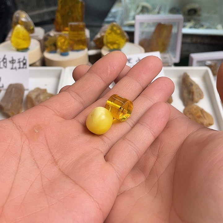 呼***儿琥珀未镶嵌裸石天然琥珀蜜蜡