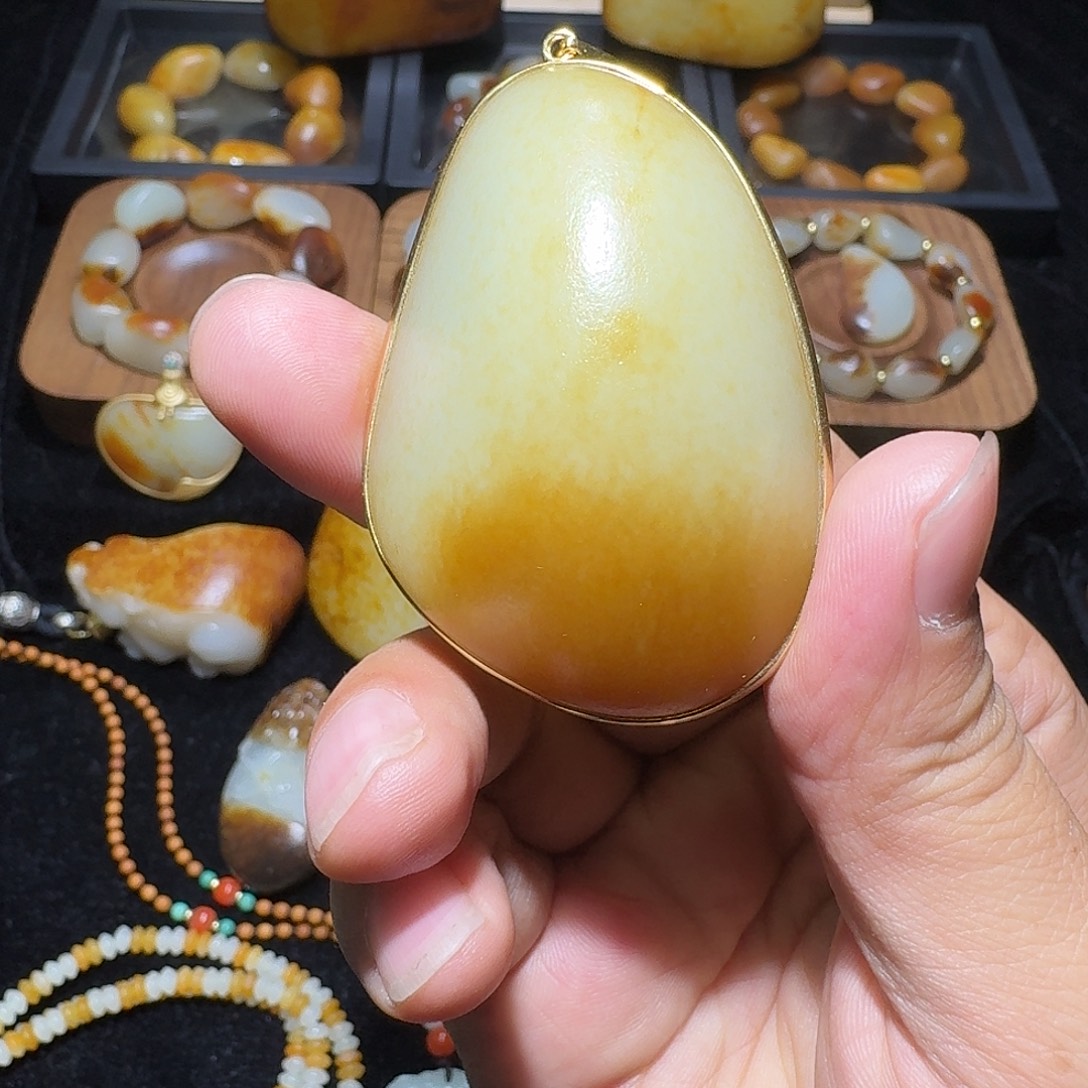 小***敌和田玉（子料）未镶嵌挂件