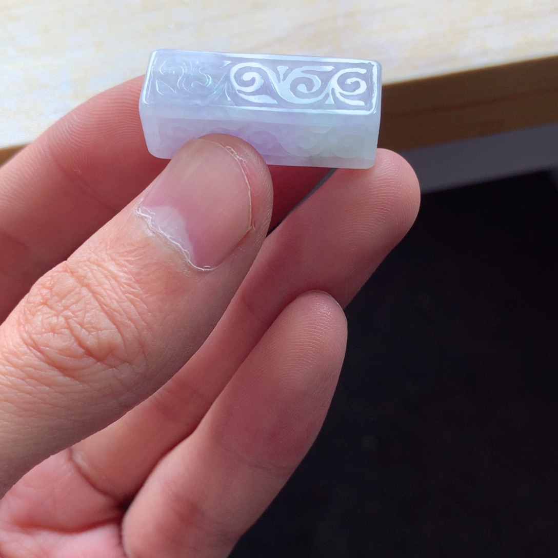 翡翠颈饰未镶嵌吊坠