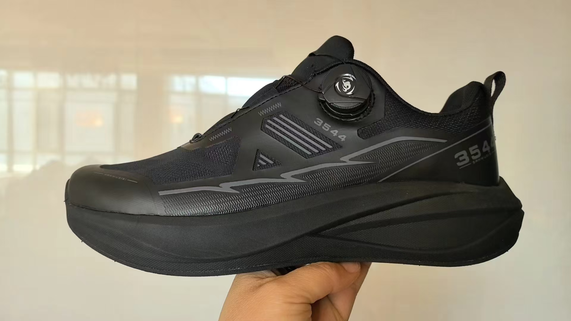 【武班长精选】3544 快速旋转纽扣碳板鞋