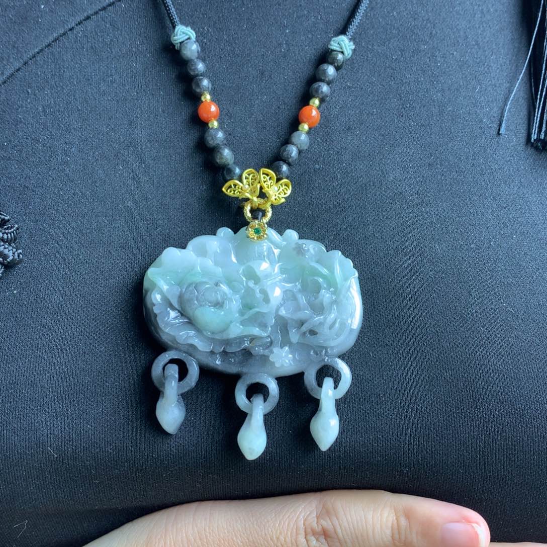 翡翠颈饰未镶嵌翡翠