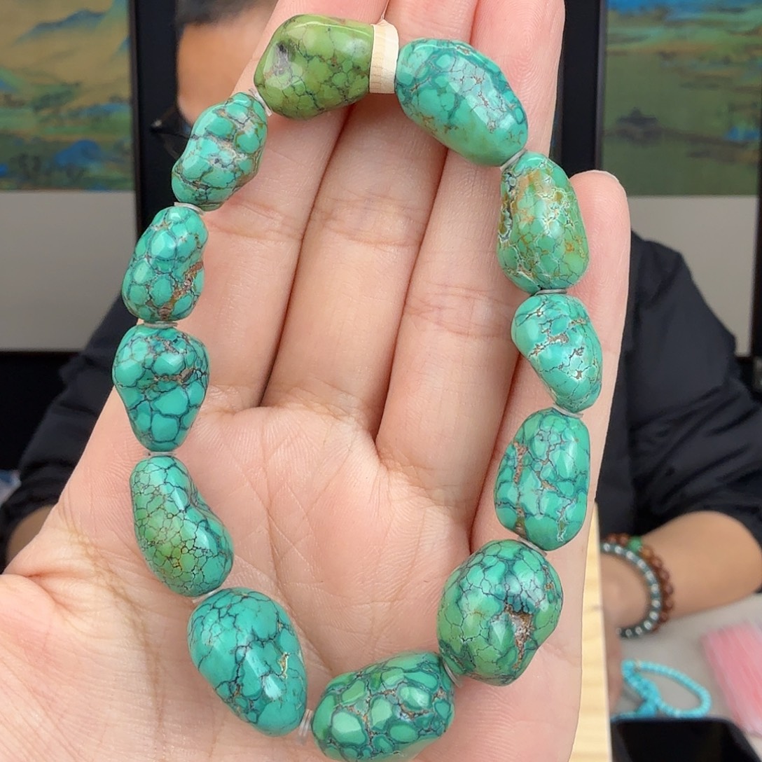 绿松石未镶嵌珠宝奇石