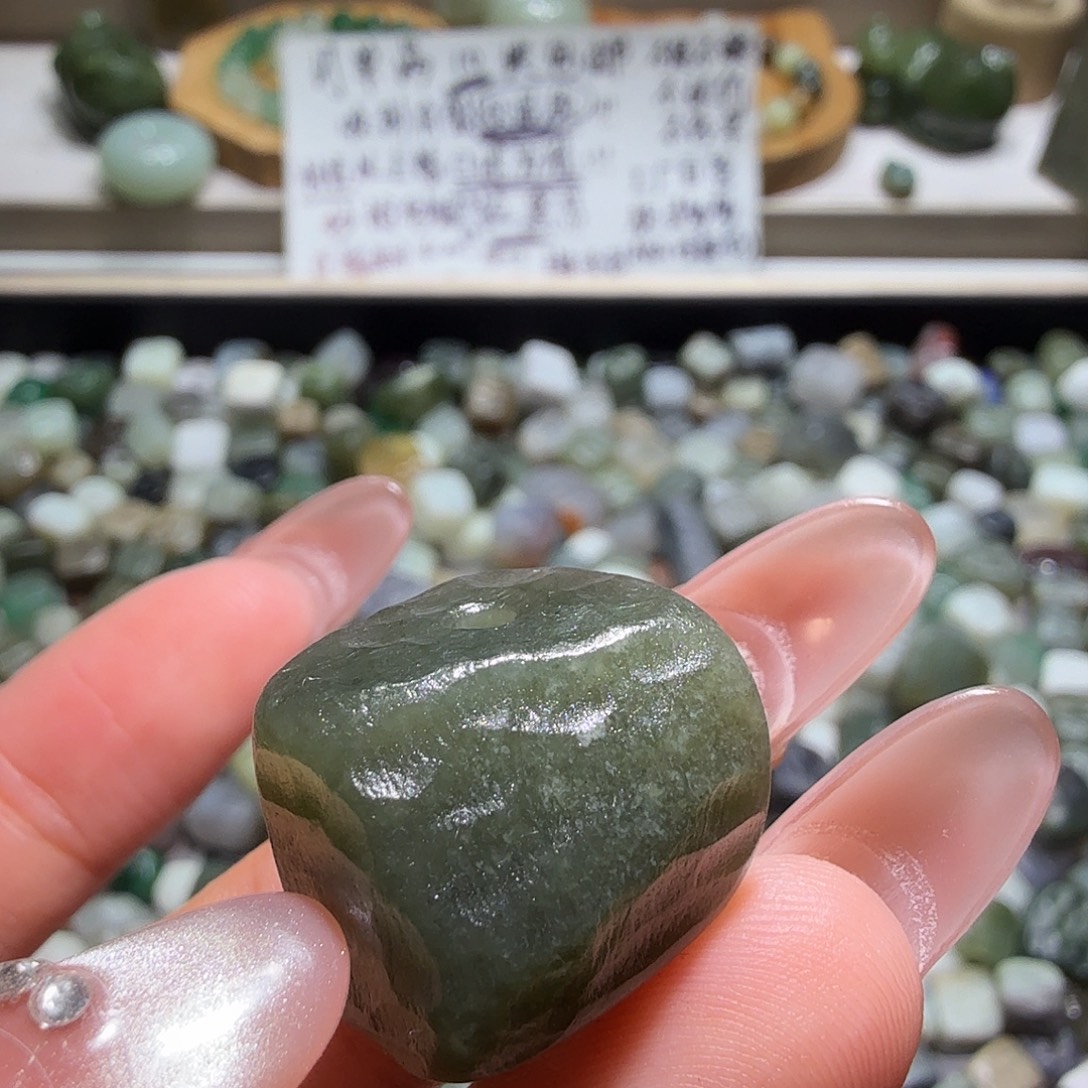 和田玉未镶嵌珠宝奇石