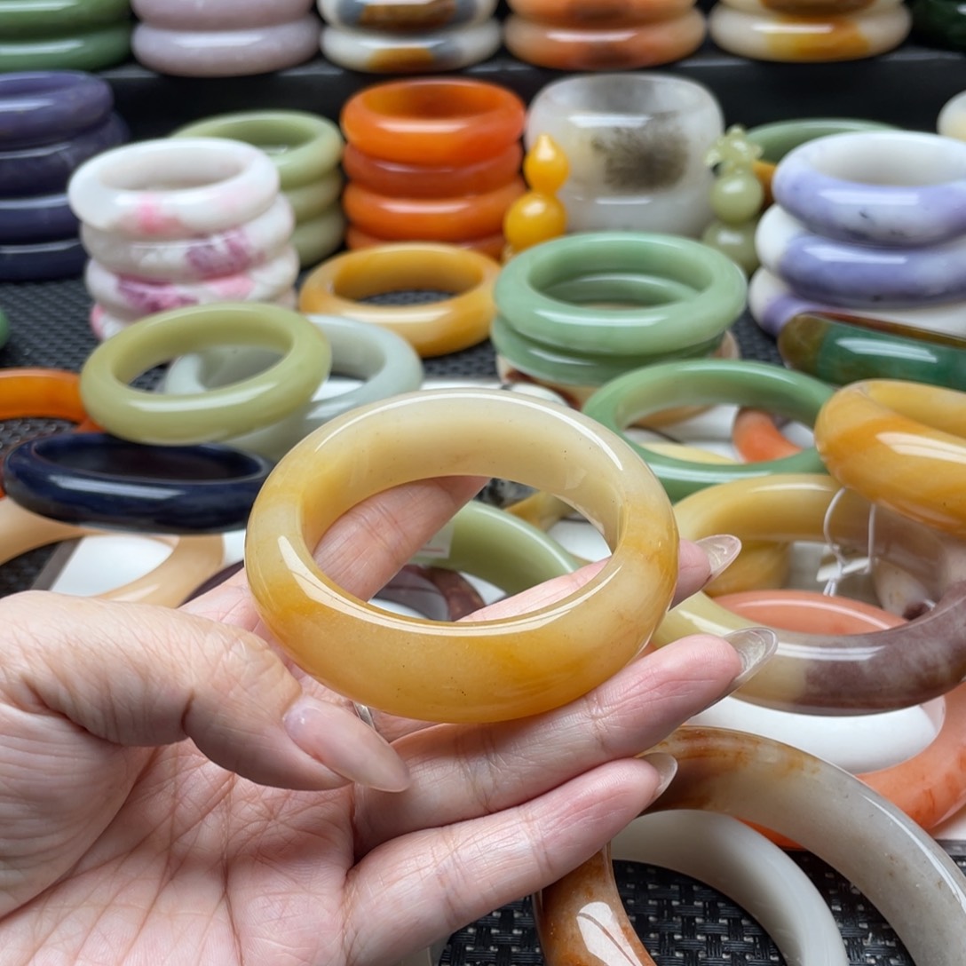 石英质玉手镯未镶嵌y****派