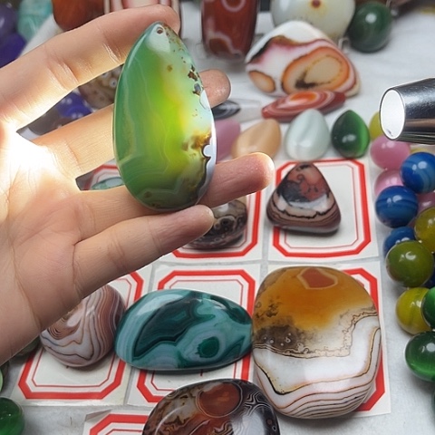 玛瑙/玉髓颈饰未镶嵌