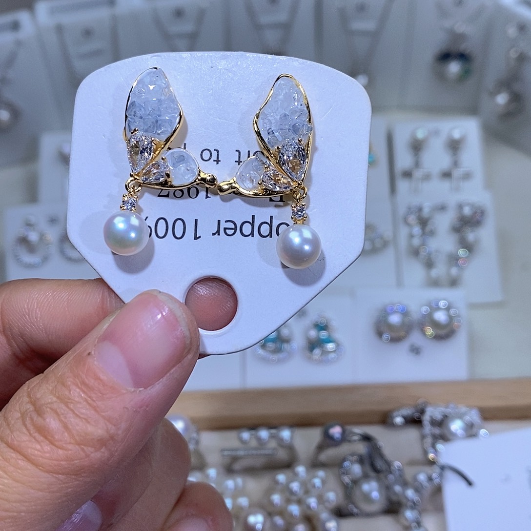 淡水珍珠未镶嵌耳饰