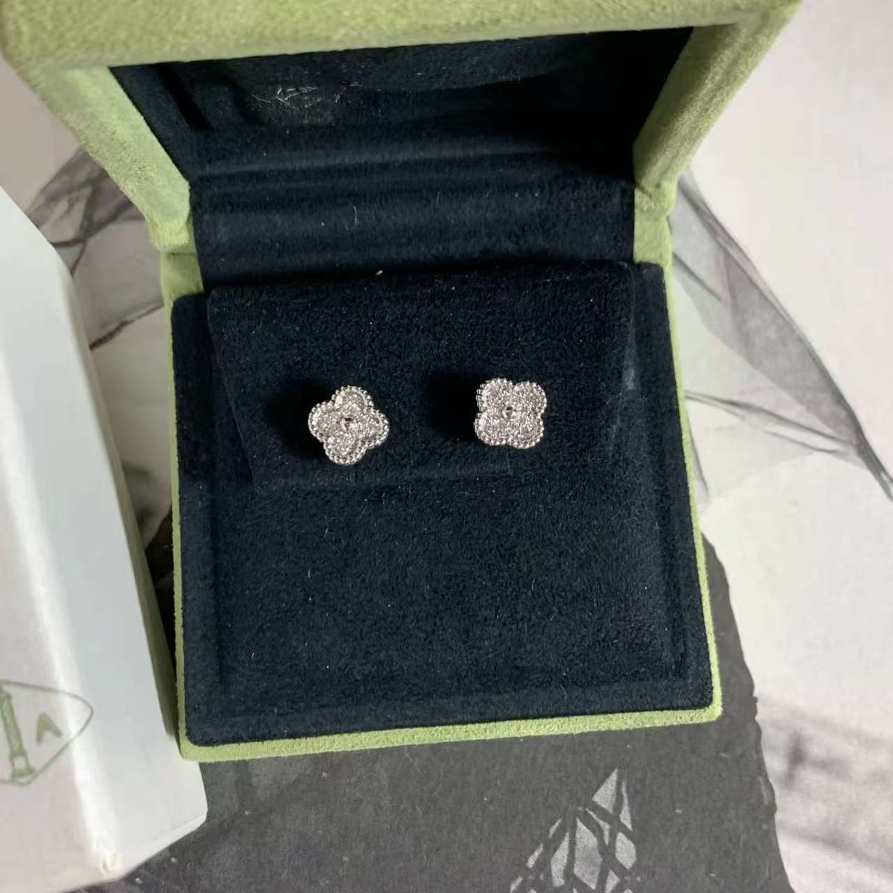 99新 梵克雅宝 白金满钻四叶草/32825341/12期/代卖服务