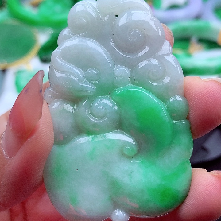 翡翠颈饰未镶嵌翡翠