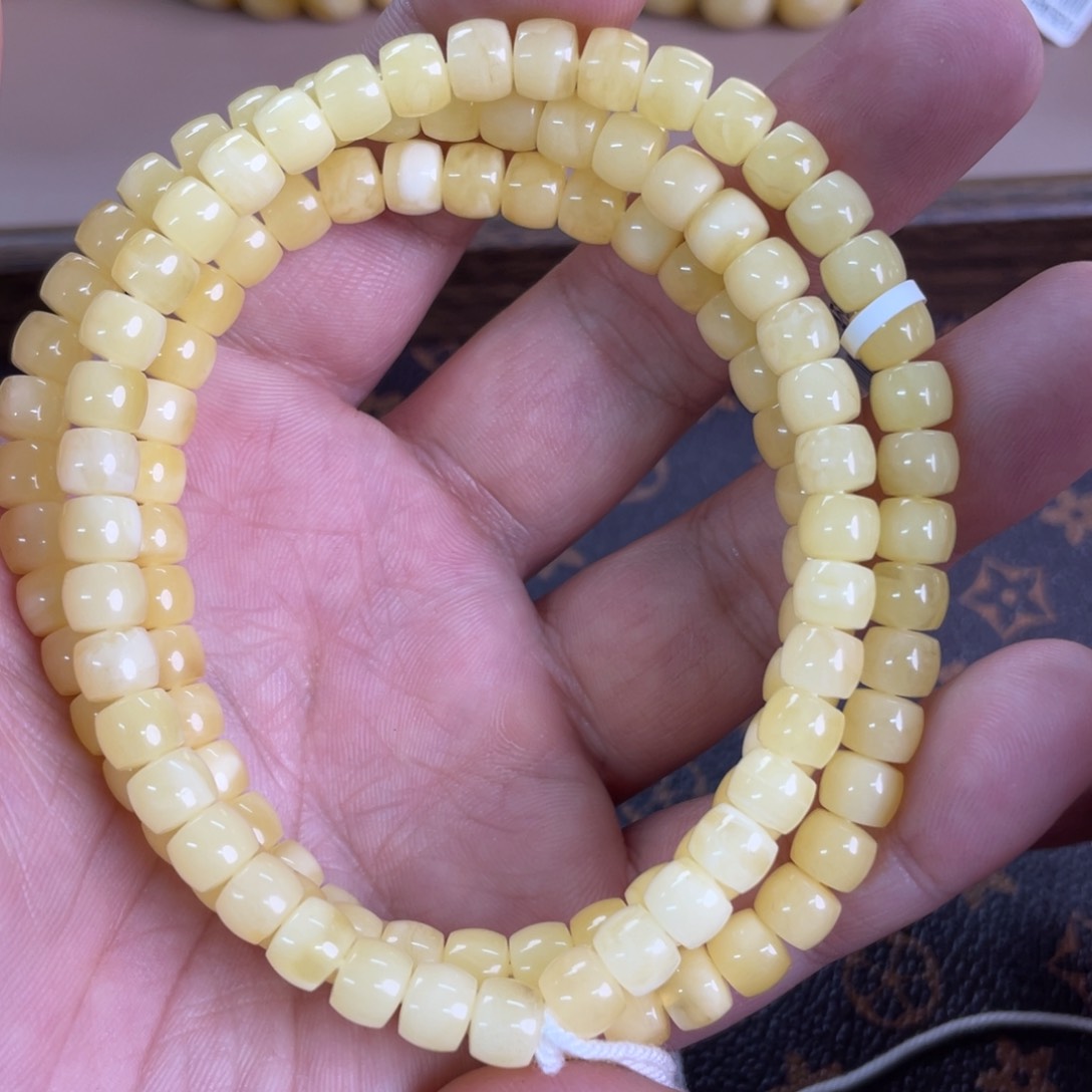 蜜蜡裸石未镶嵌129000000000