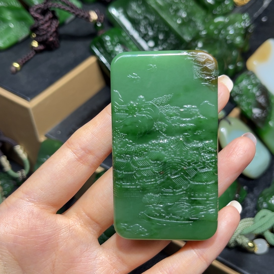 宏***房和田玉未镶嵌颈饰