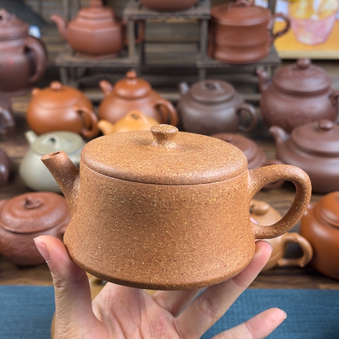 紫砂茶壶手工制作工艺精湛