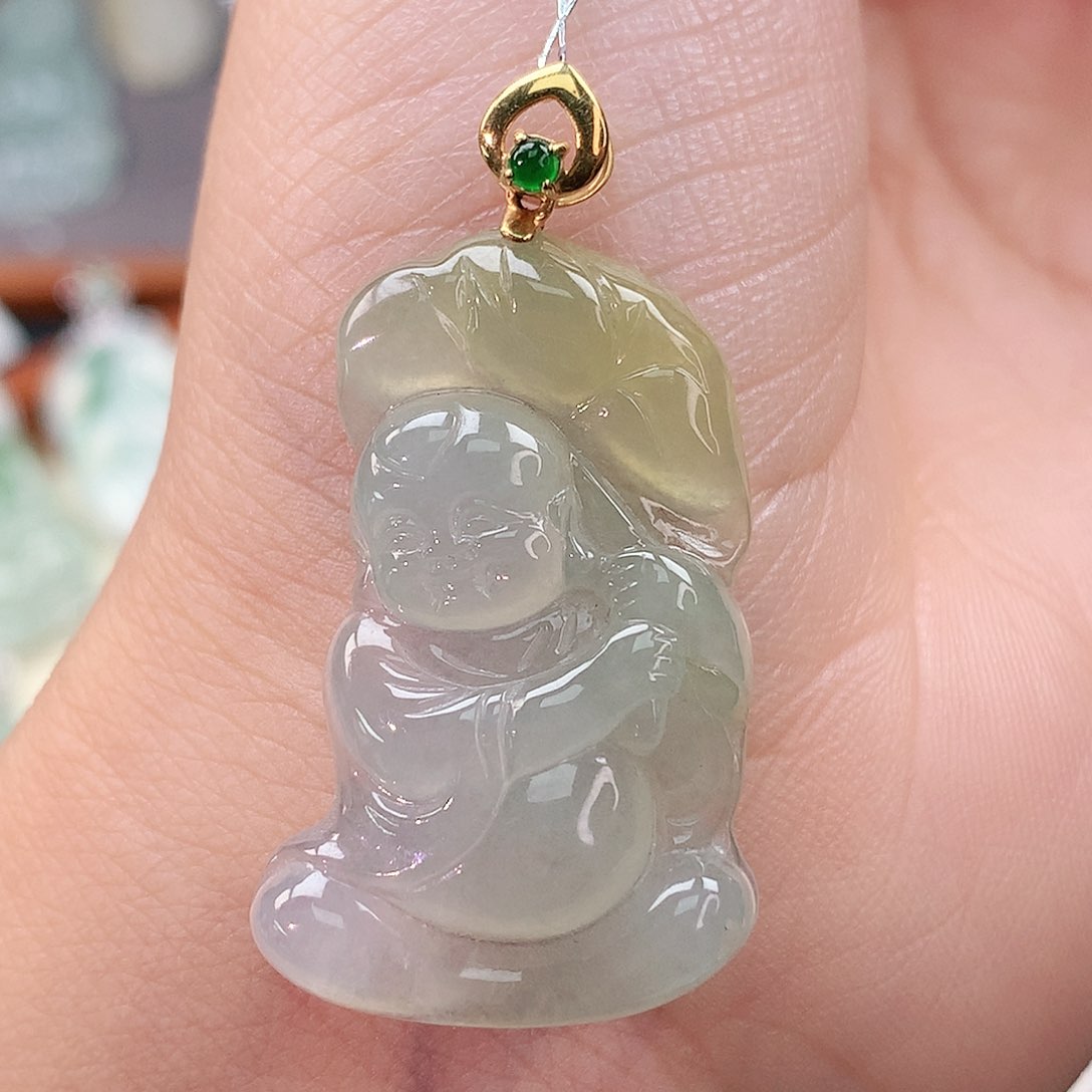 颈饰18K金镶嵌翡翠童子