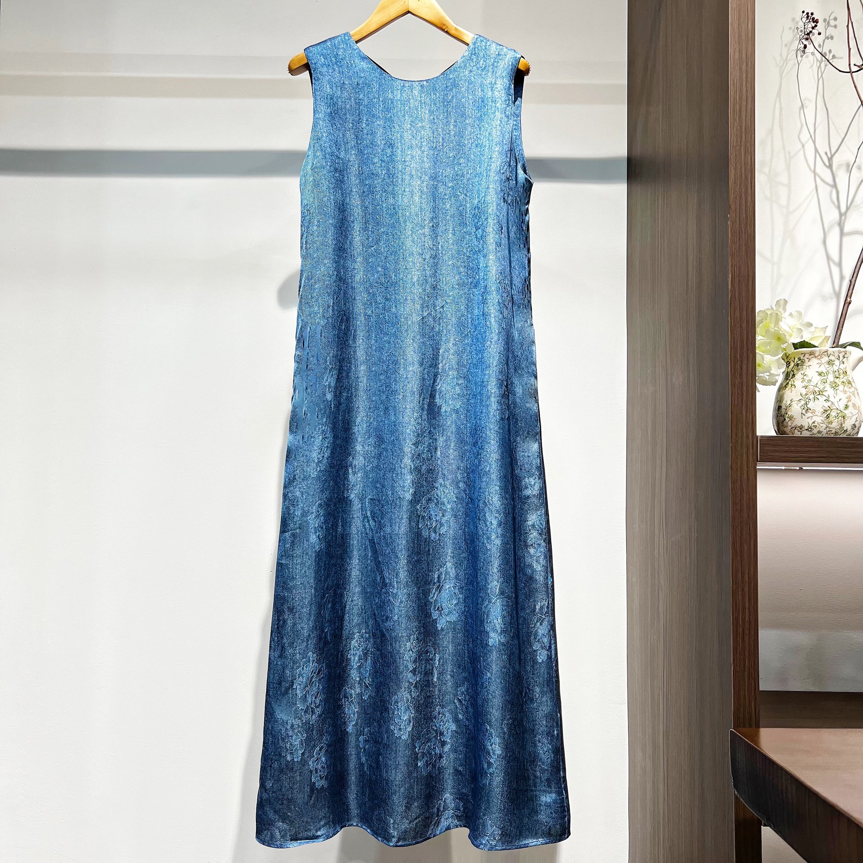 【萨拉迪恩】V领女士长款背心裙显瘦无袖吊带裙夏季连衣裙高腰宽松