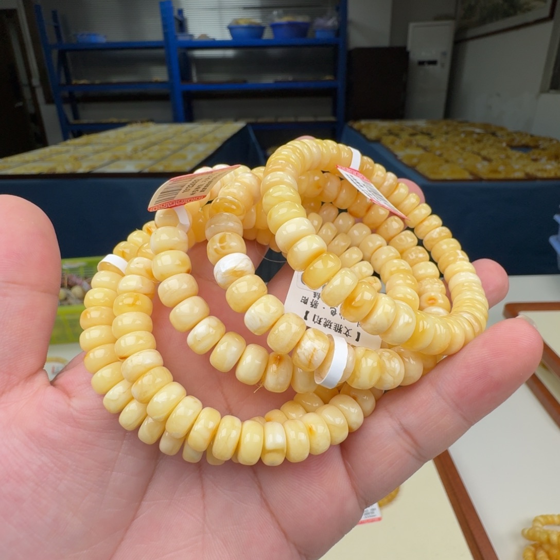 琥珀未镶嵌手链多样性发其一
