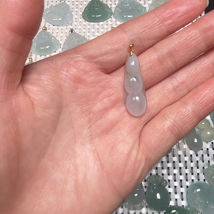翡翠足金镶嵌颈饰翡翠