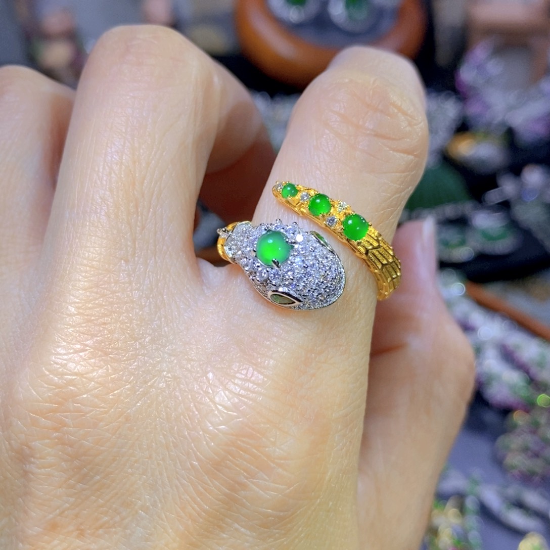 翡翠颈饰银S925镶嵌天然翡翠