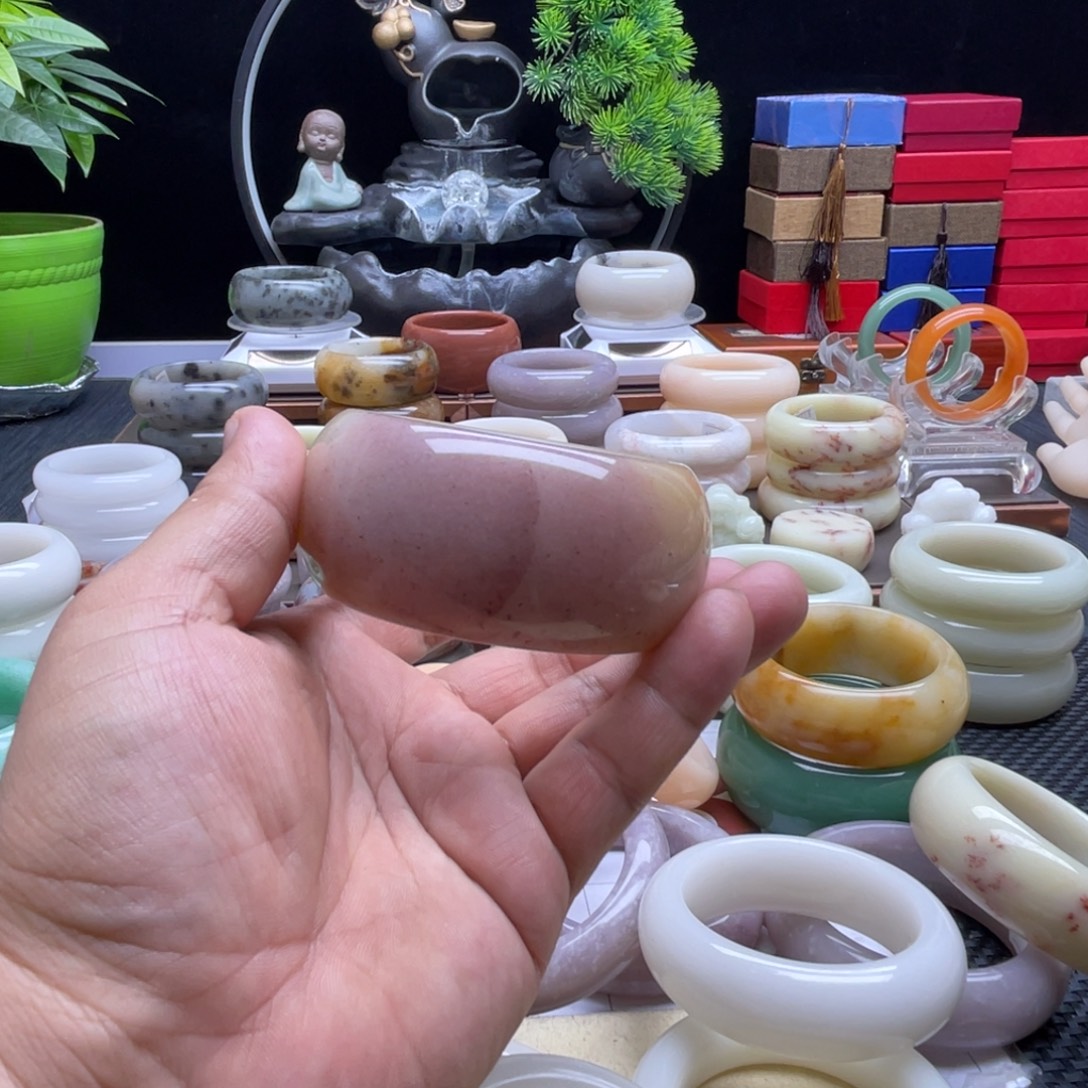 石英岩玉未镶嵌手镯