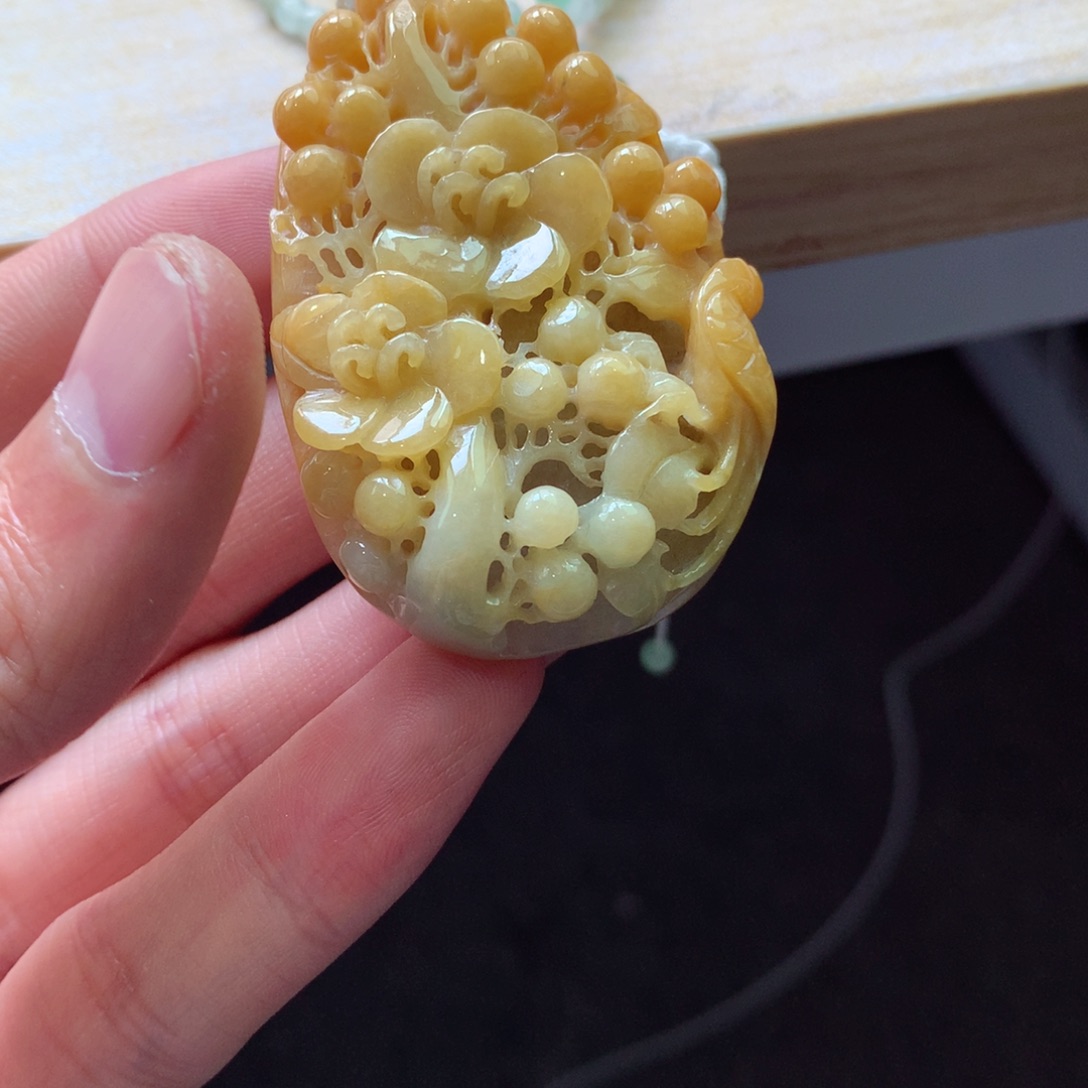 翡翠颈饰未镶嵌吊坠