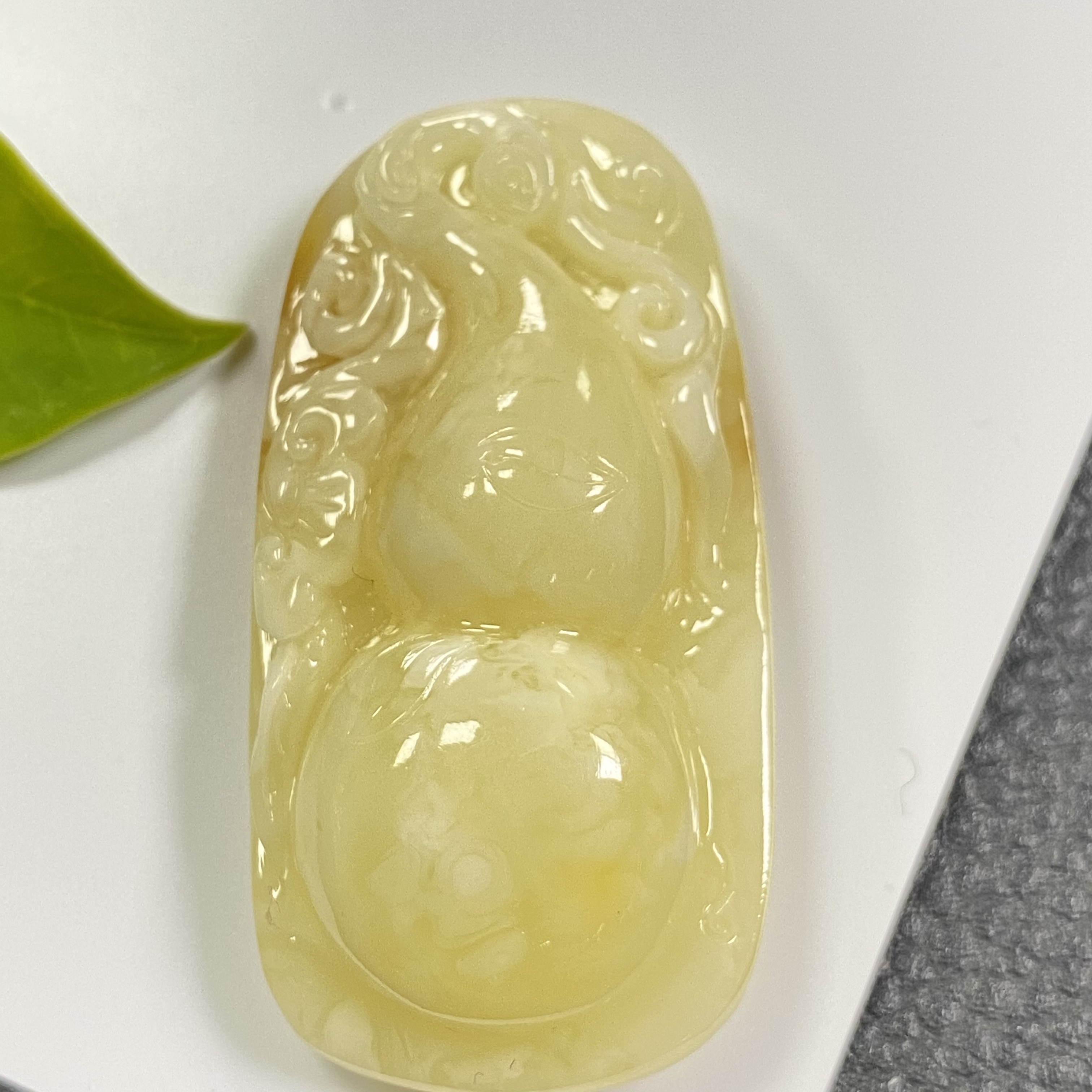 「戴琴珠宝」Q995-蜜蜡雕刻件吊坠（多样性发其一）