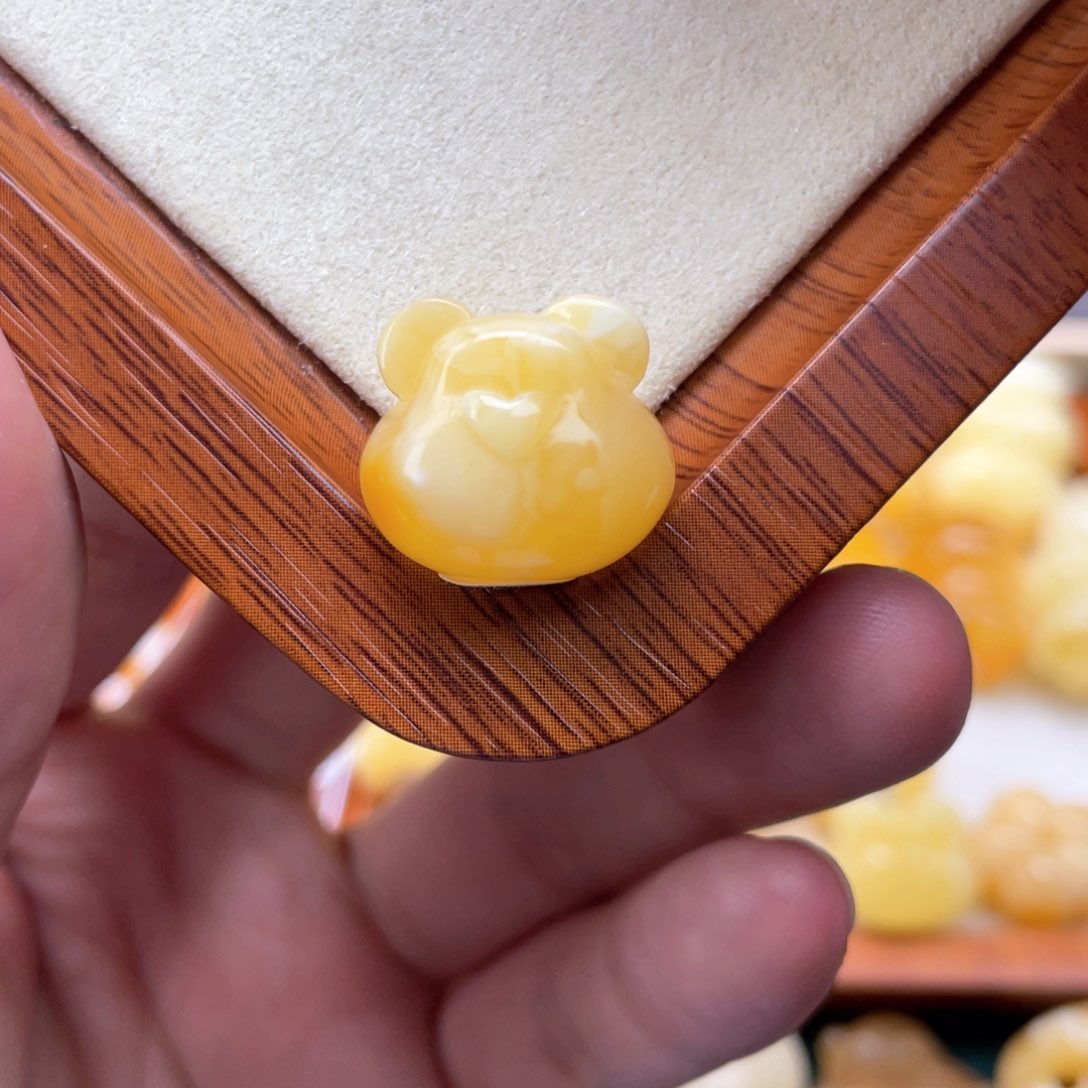 琥珀裸石未镶嵌蜜蜡