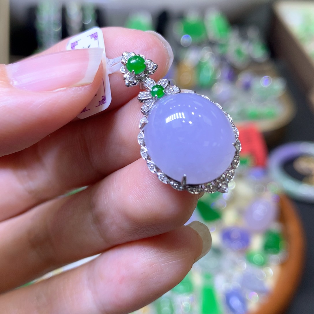 【闪购商品】翡翠颈饰18K金镶嵌翡翠吊坠项链