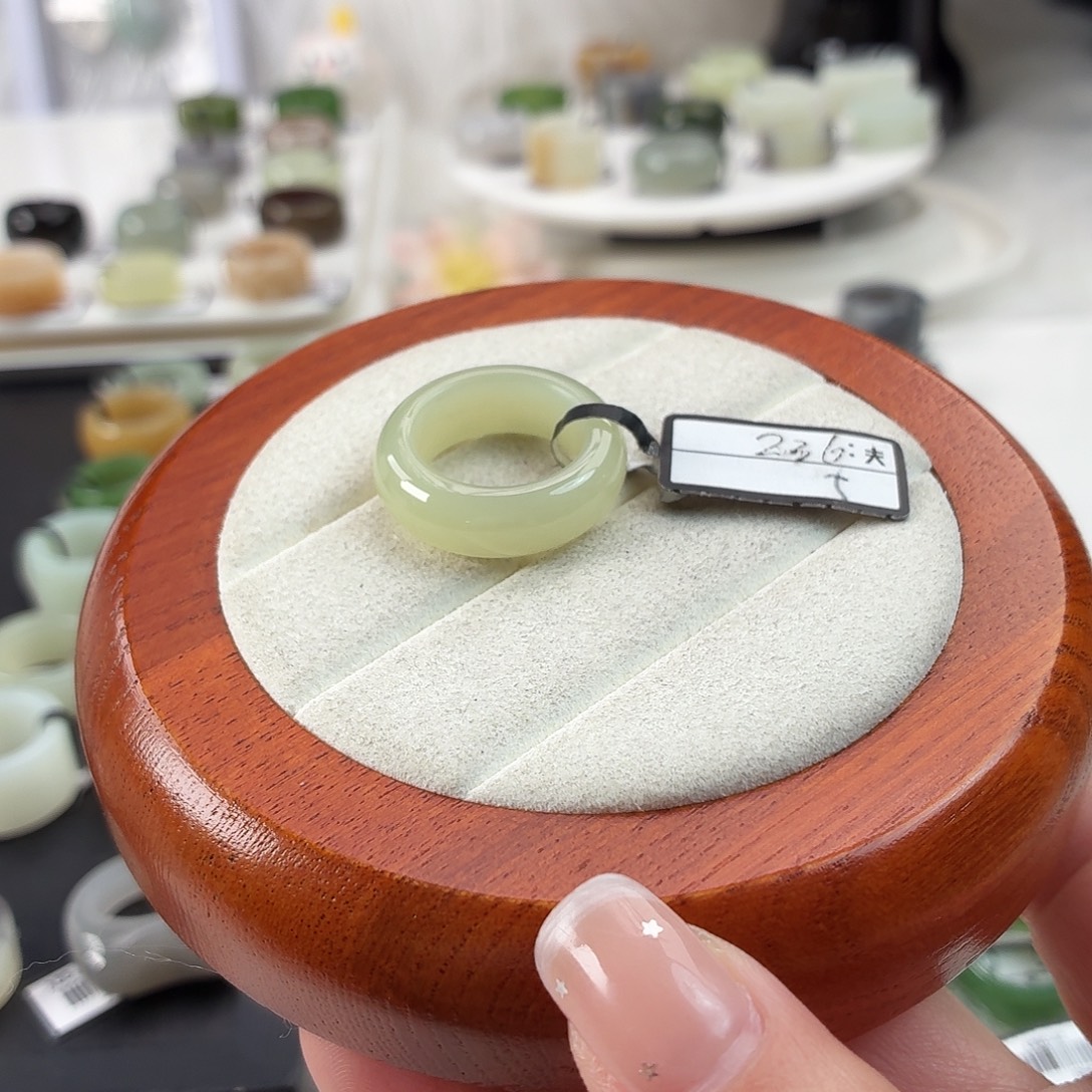 和田玉未镶嵌戒指Q30晴水轮胎内径17.0