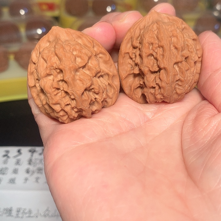 文玩核桃吊坠38尺梨木台