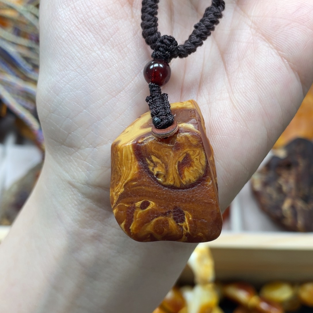 琥珀珠宝奇石未镶嵌