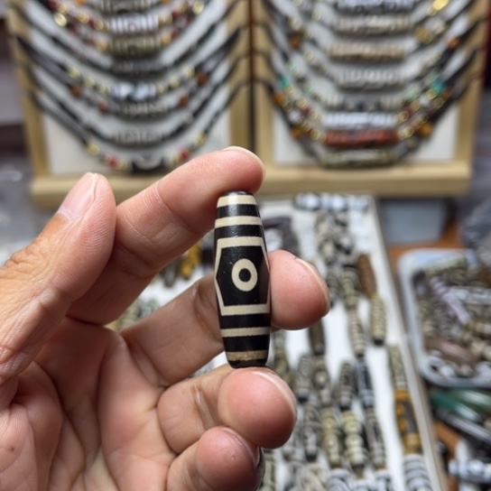 K***.玛瑙/玉髓未镶嵌颈饰