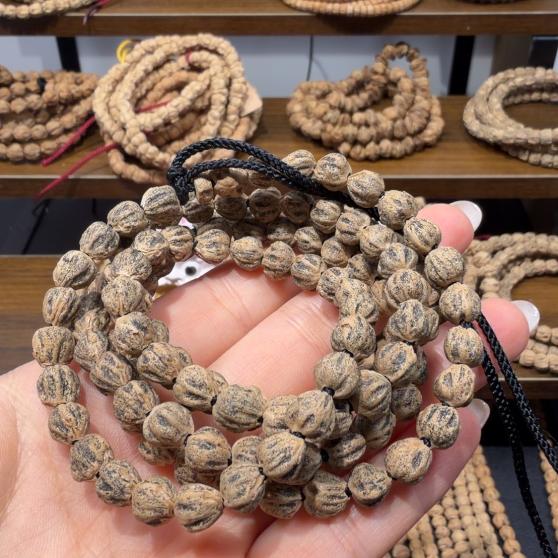 爽***。柏香籽/百香籽吊坠