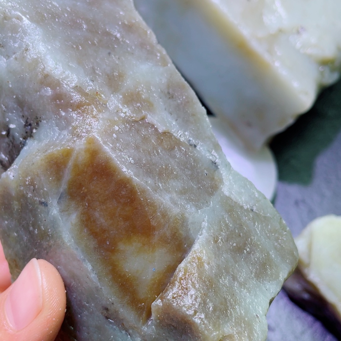 和田玉未镶嵌珠宝半成品