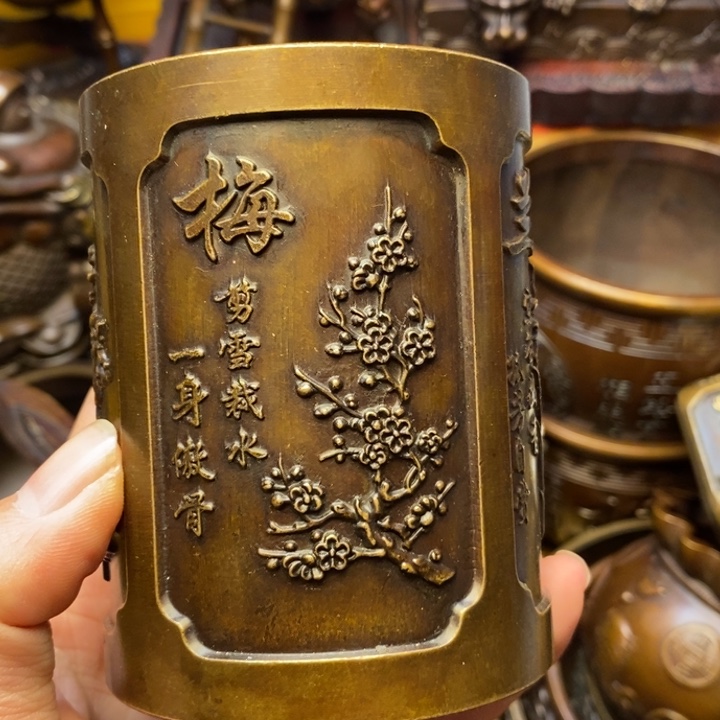 铜器摆件做工精良