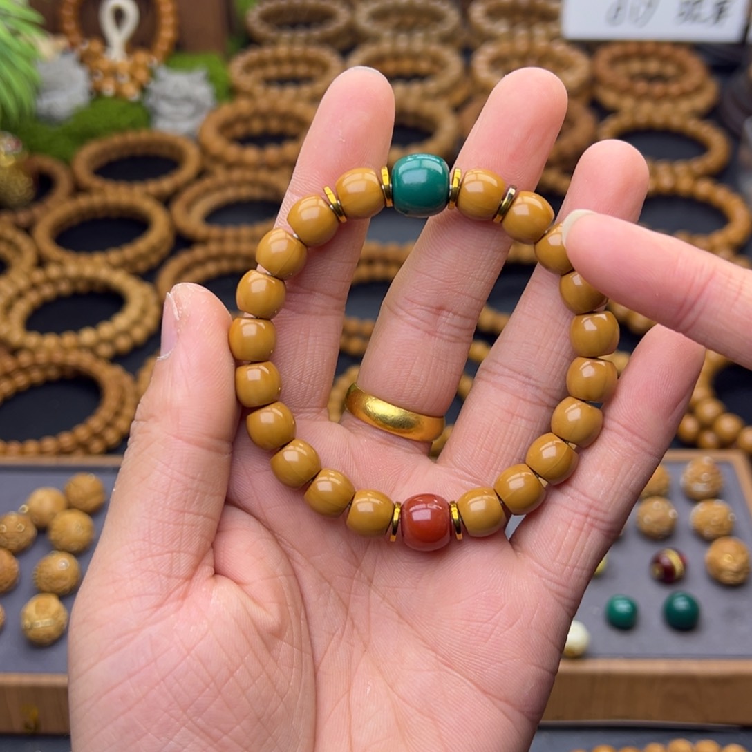 @***萬猴头核桃吊坠直切➕老油绿➕红