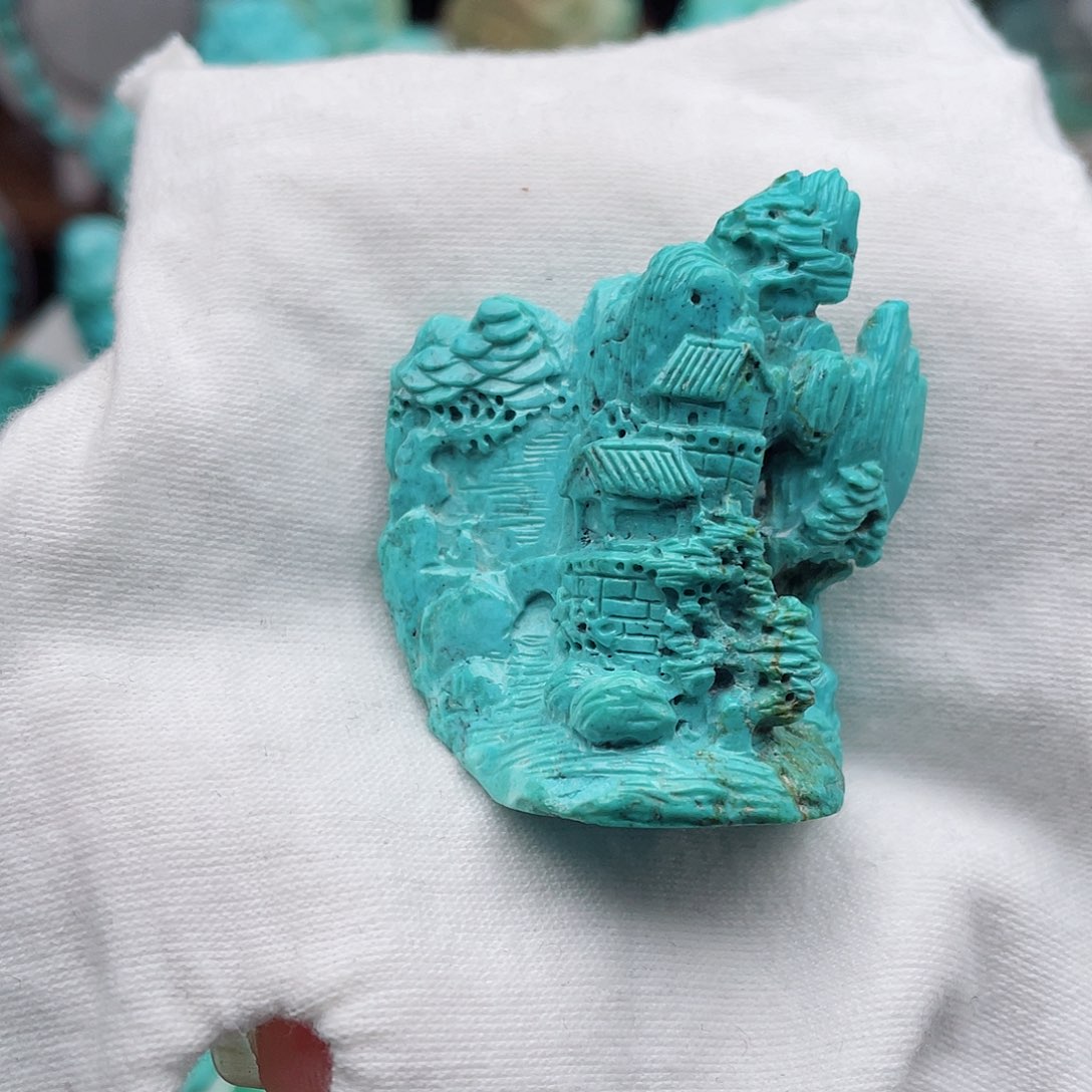 绿松石未镶嵌颈饰