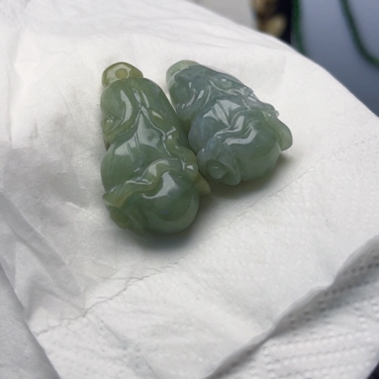 翡翠未镶嵌颈饰挂件