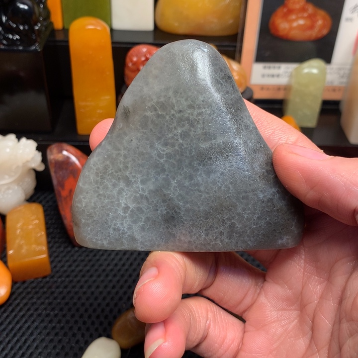 寿山石印石家***畔寿山石