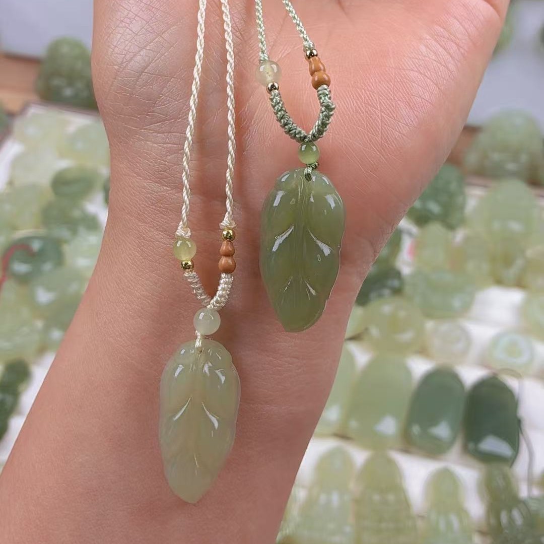 天然和田玉树叶玉石金枝玉叶吊坠项链女款新款爆款轻奢小众锁骨链