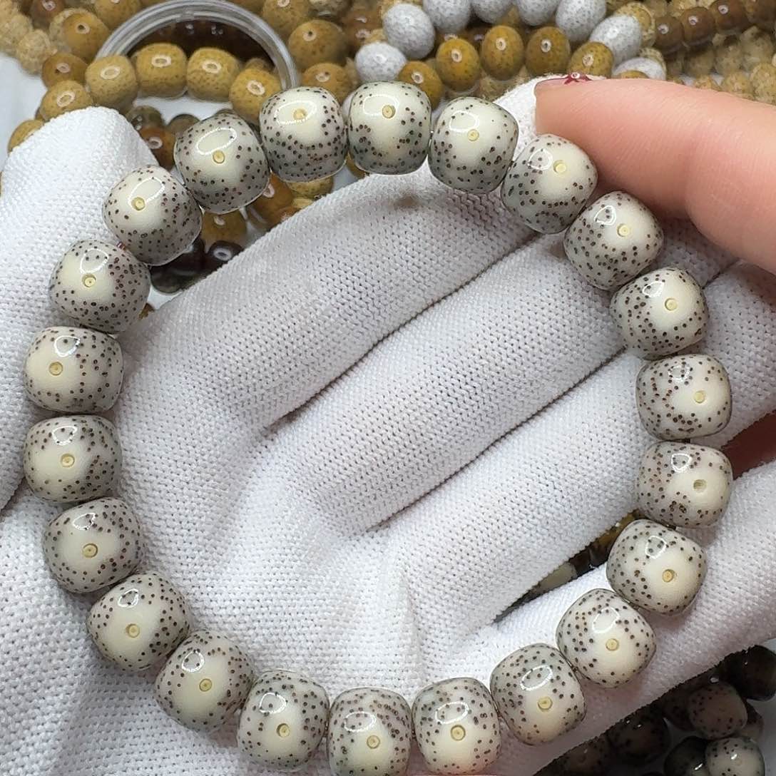 星月菩提手串10.6左右尺寸糯冰灰大眼睛双留白