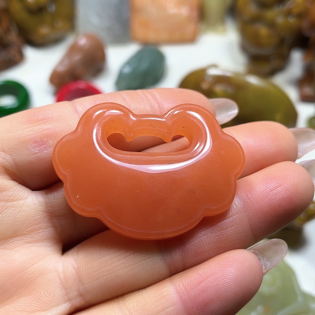 白玉菩提吊坠白玉菩提吊坠