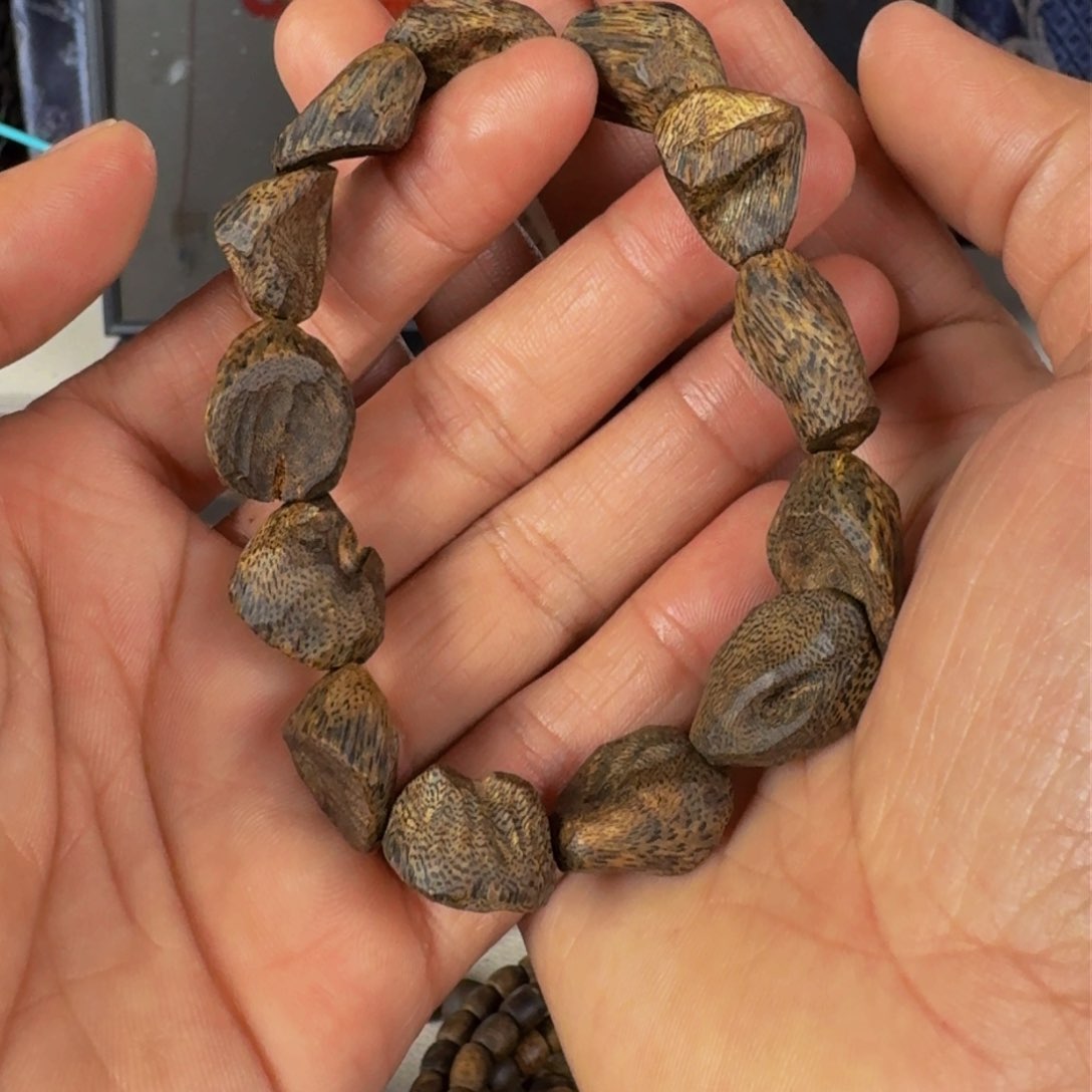 沉香手串雪*沉香手串九九沉天然树钉单圈卡13+保13克