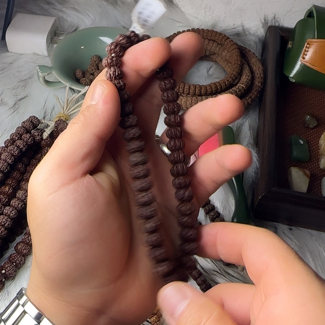 请***后大叶紫檀（黑酸枝木类）