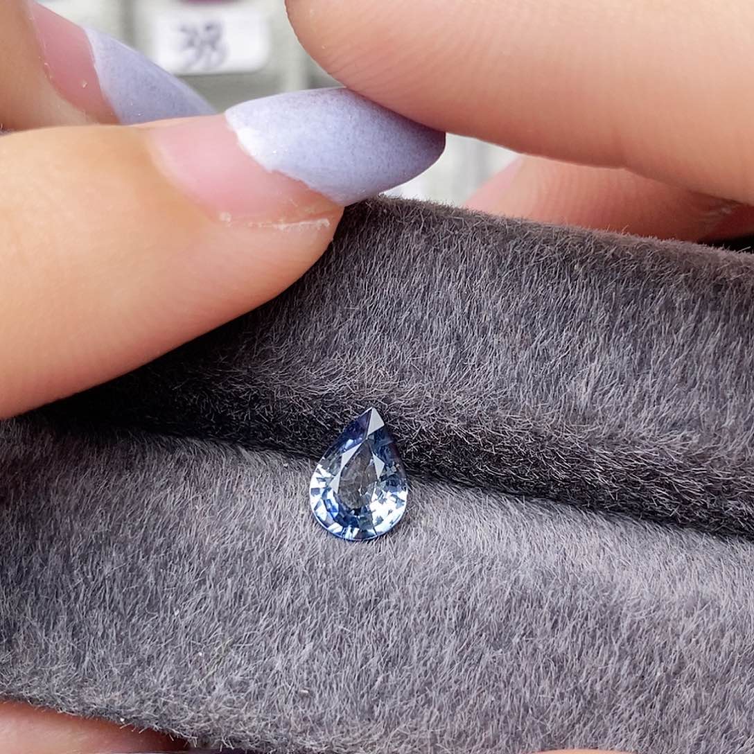 裸石蓝宝石24.5.18水滴形火彩好0.91ct/15号