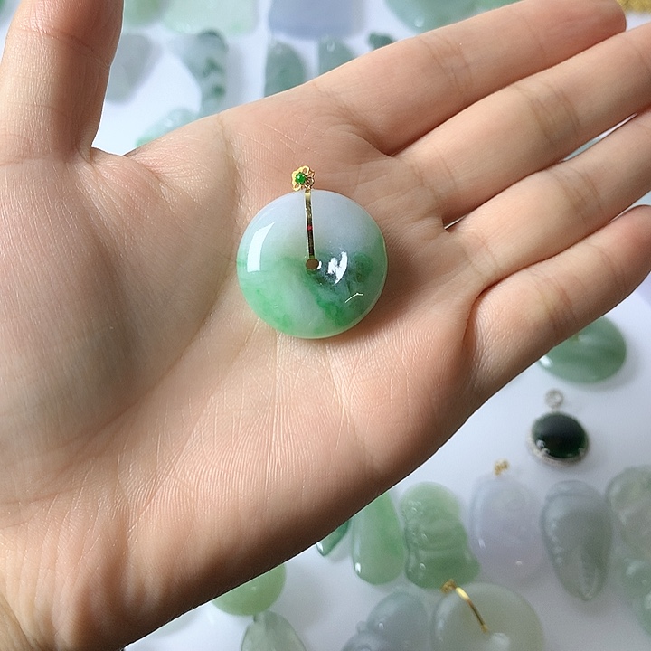 猫***喵翡翠未镶嵌颈饰88