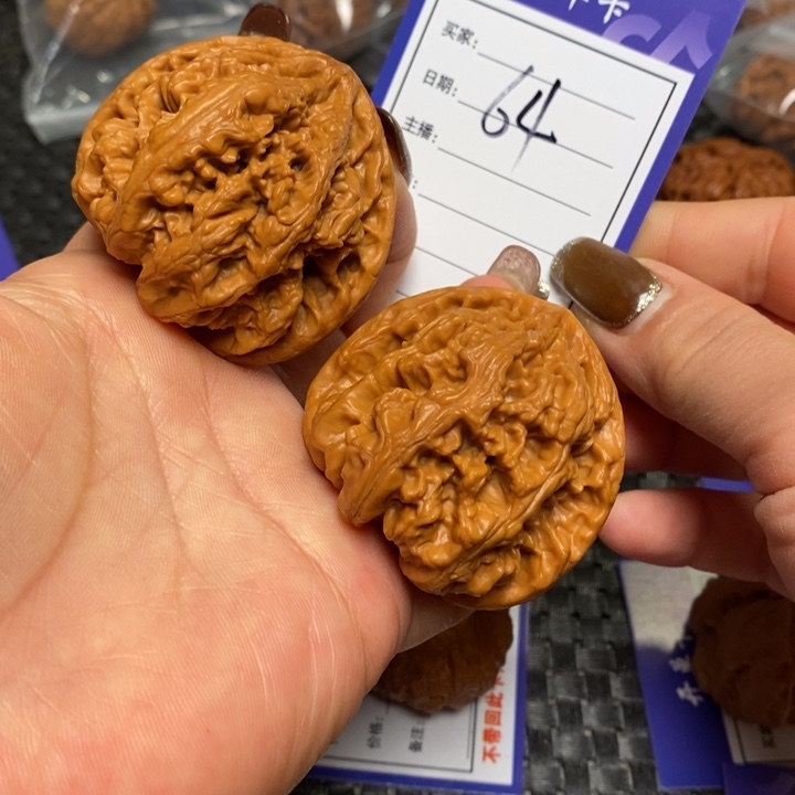 文玩核桃把件64粗筋47