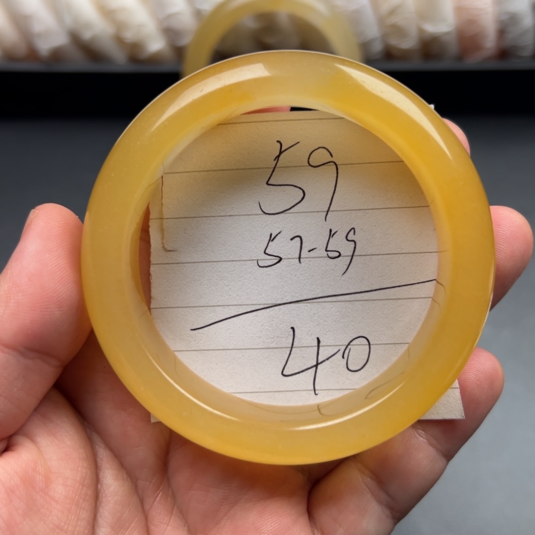 石英质玉（黄龙玉）手镯未镶嵌40