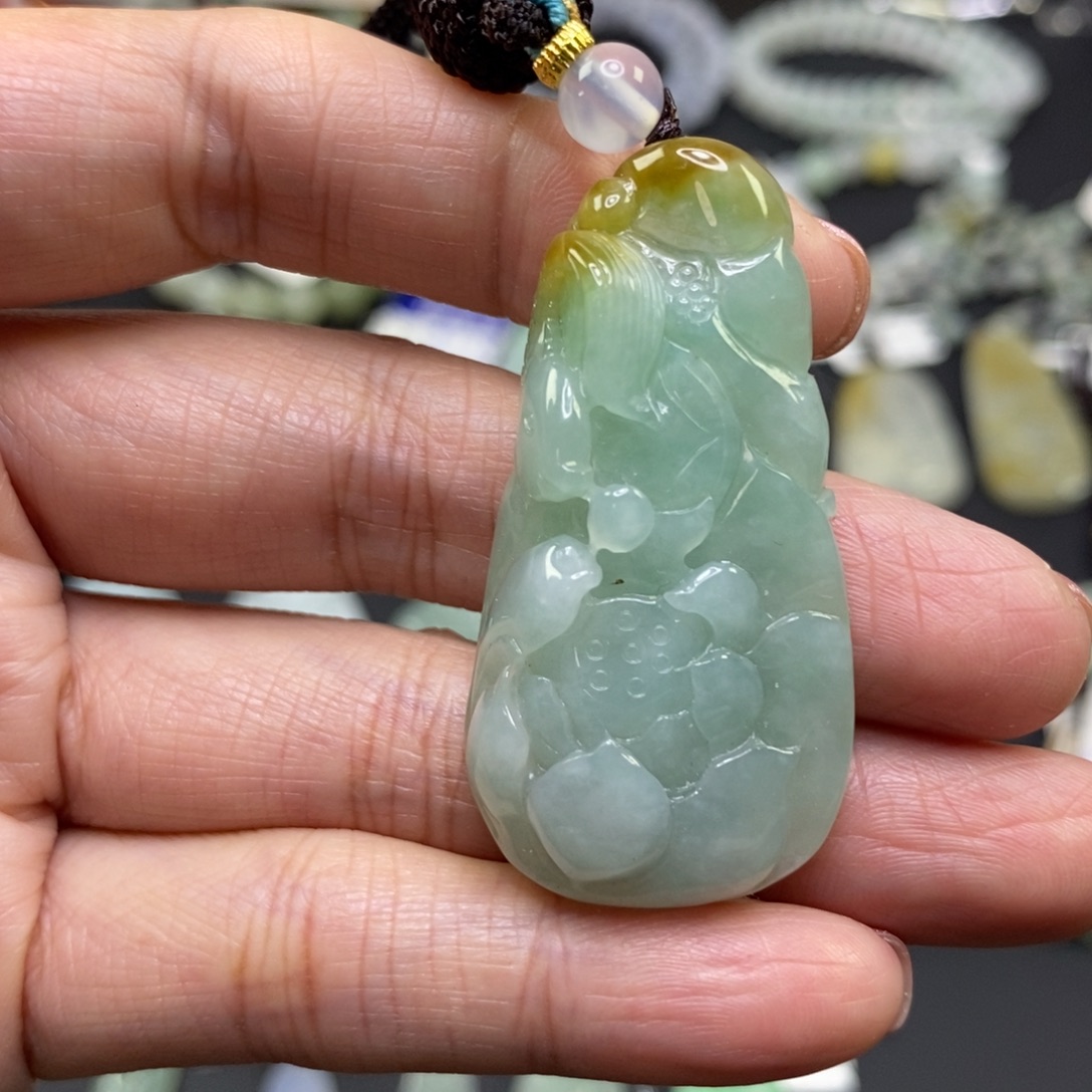 翡翠未镶嵌颈饰挂件