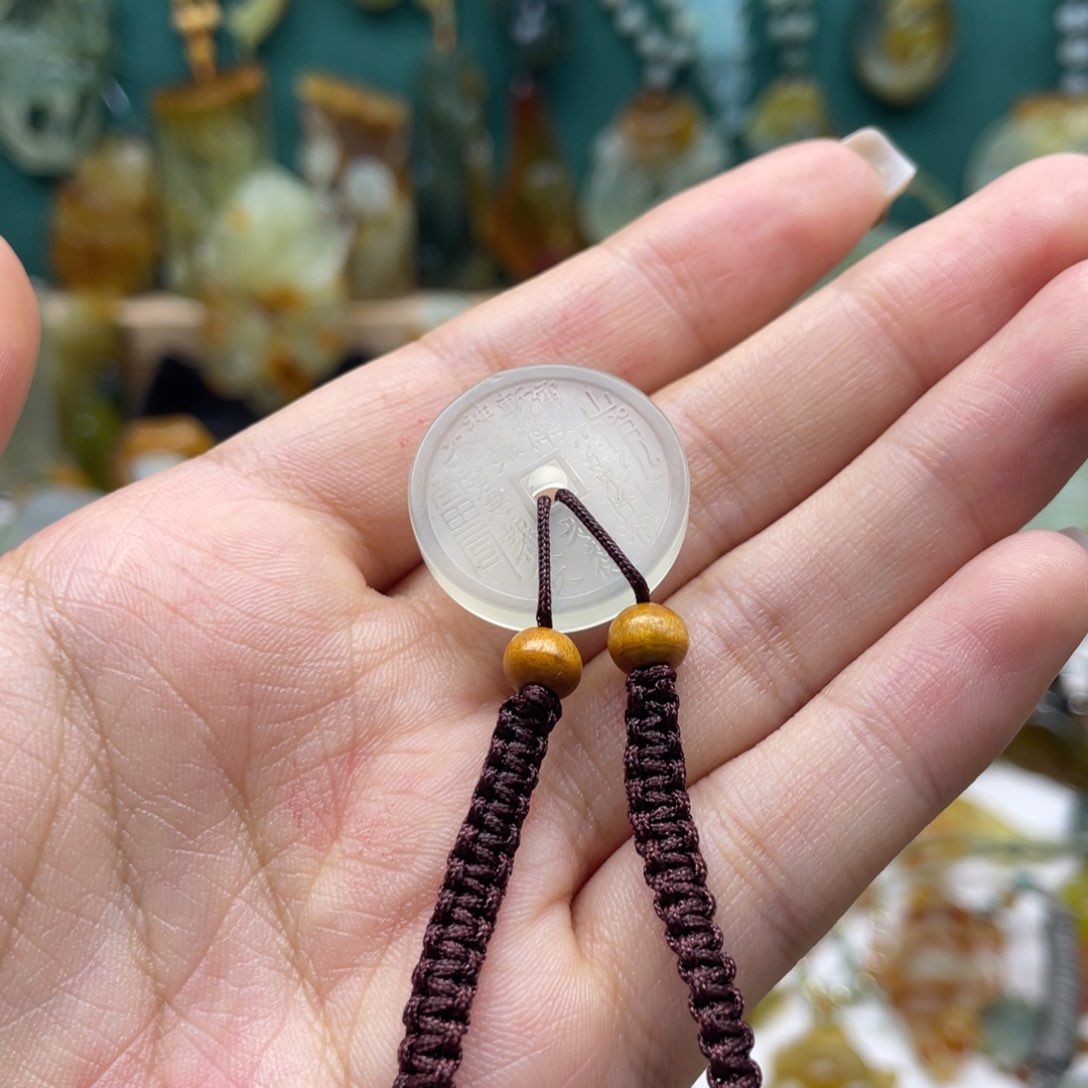 蛇纹石玉颈饰未镶嵌